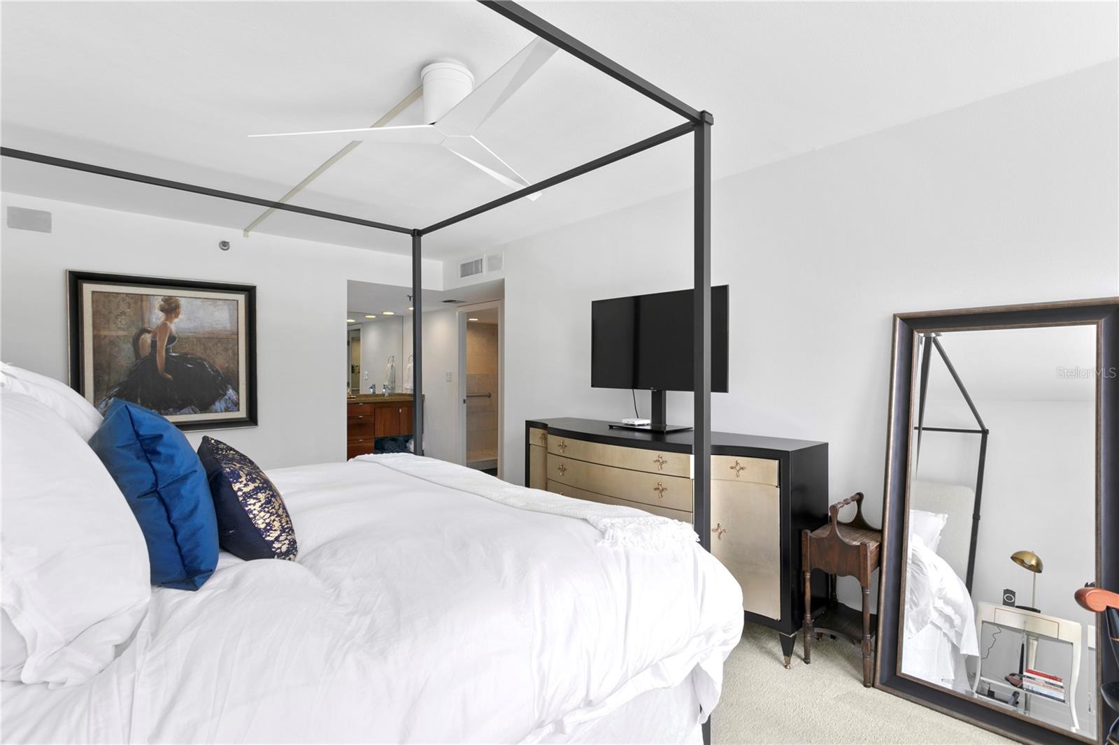 Image 27 of 47 For 3301 Bayshore Boulevard 408b