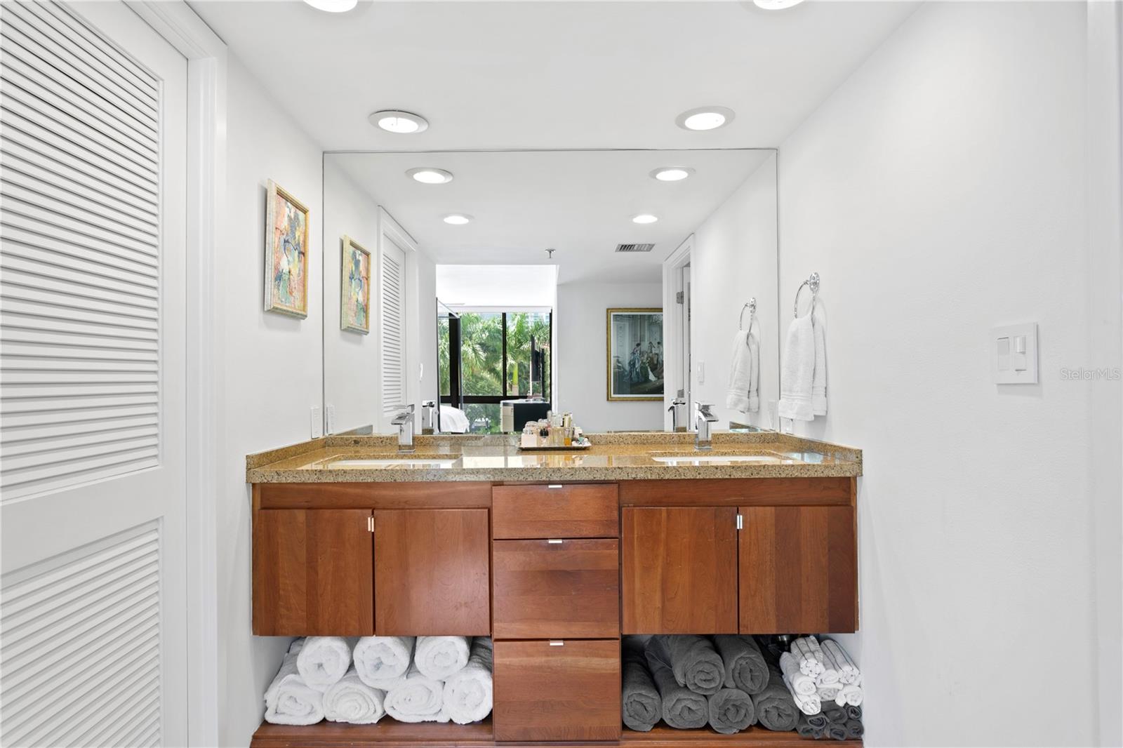 Image 28 of 47 For 3301 Bayshore Boulevard 408b