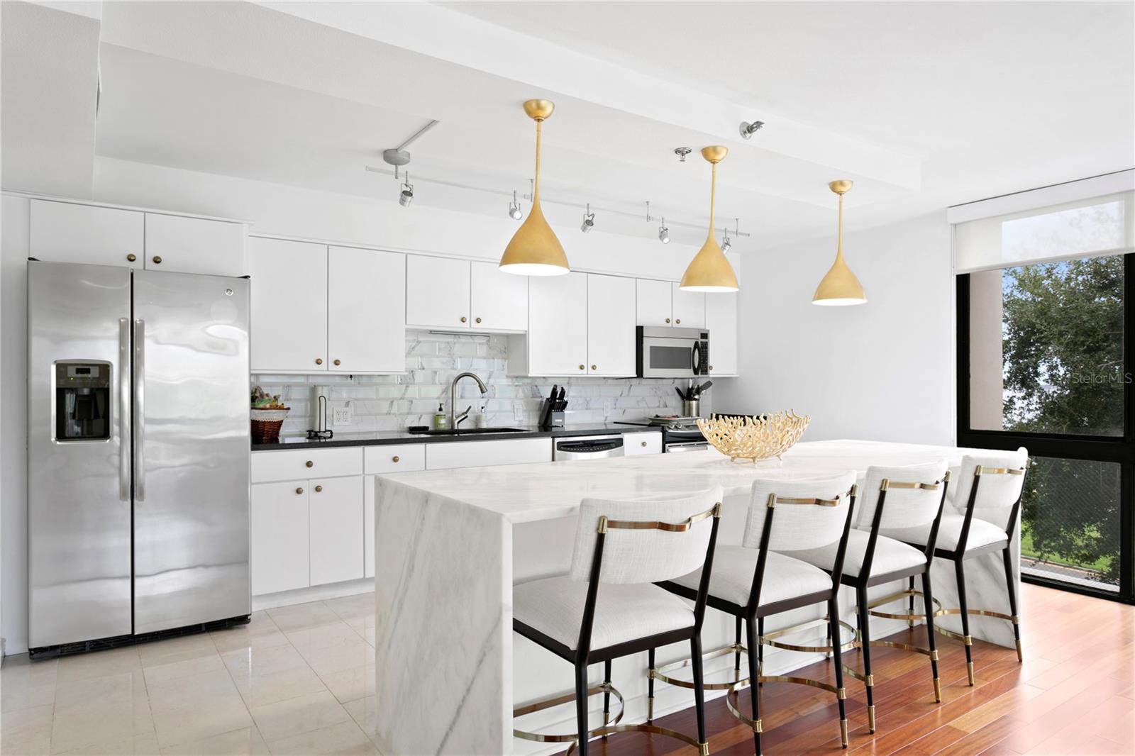 Image 3 of 47 For 3301 Bayshore Boulevard 408b