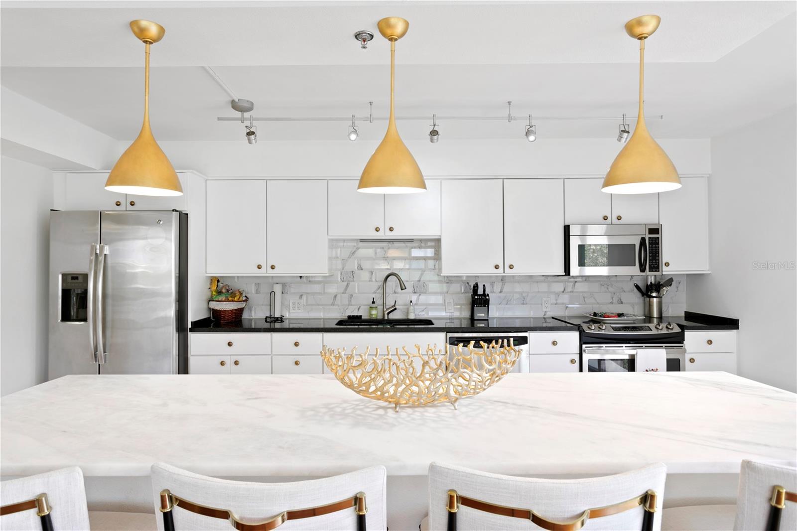 Image 5 of 47 For 3301 Bayshore Boulevard 408b