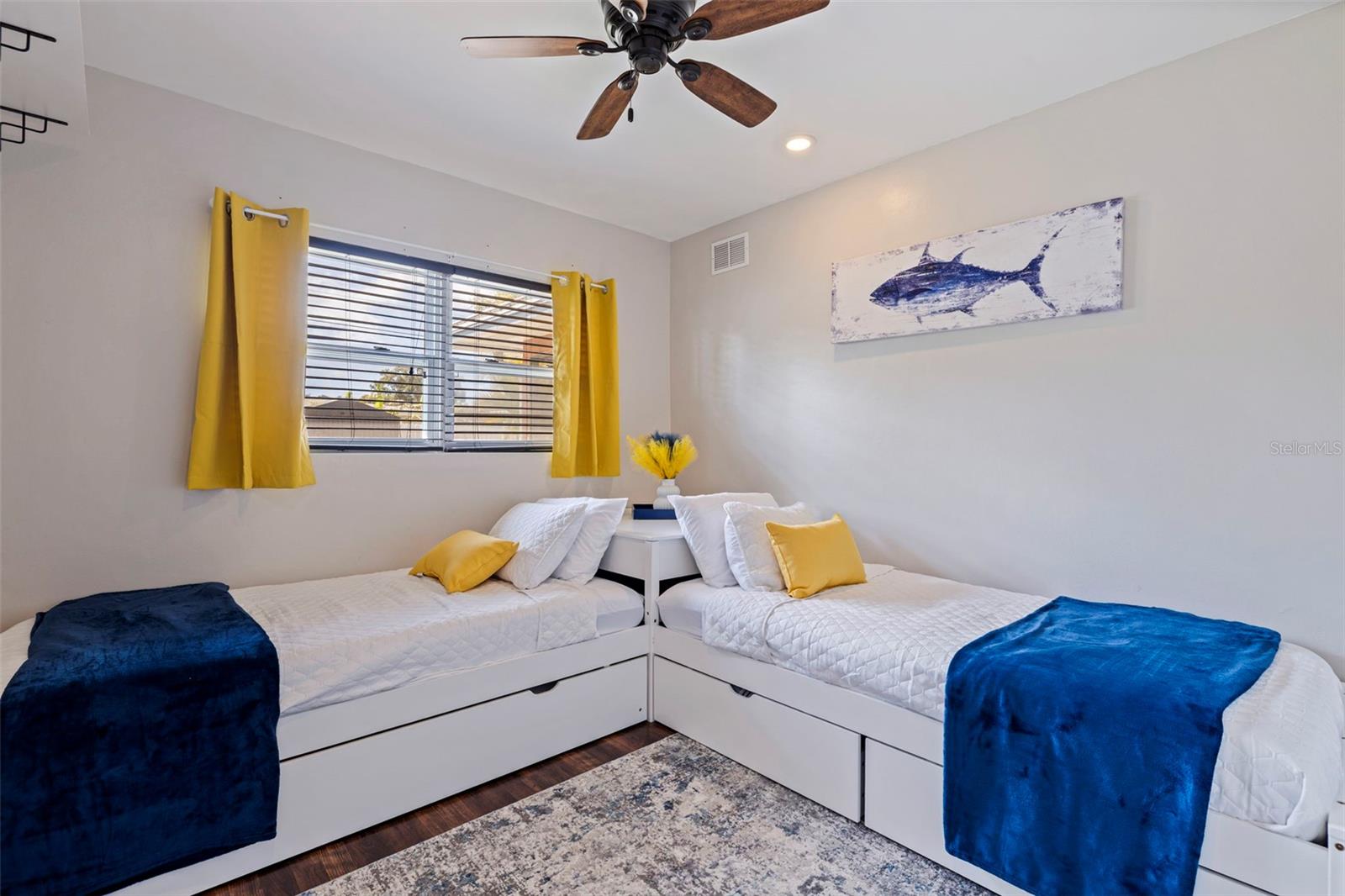 Listing photo id 14 for 13584 Twig Terrace