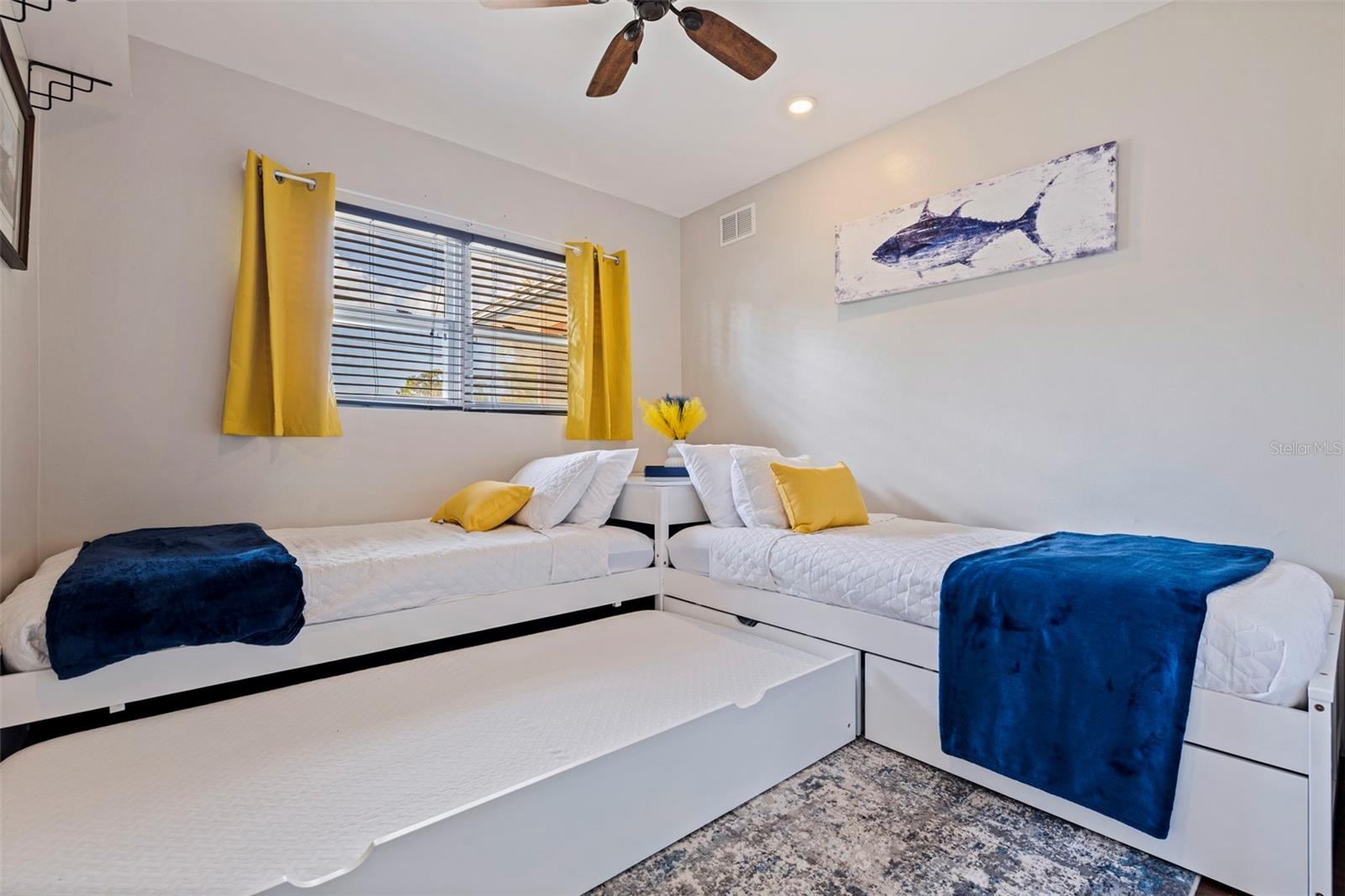 Listing photo id 15 for 13584 Twig Terrace