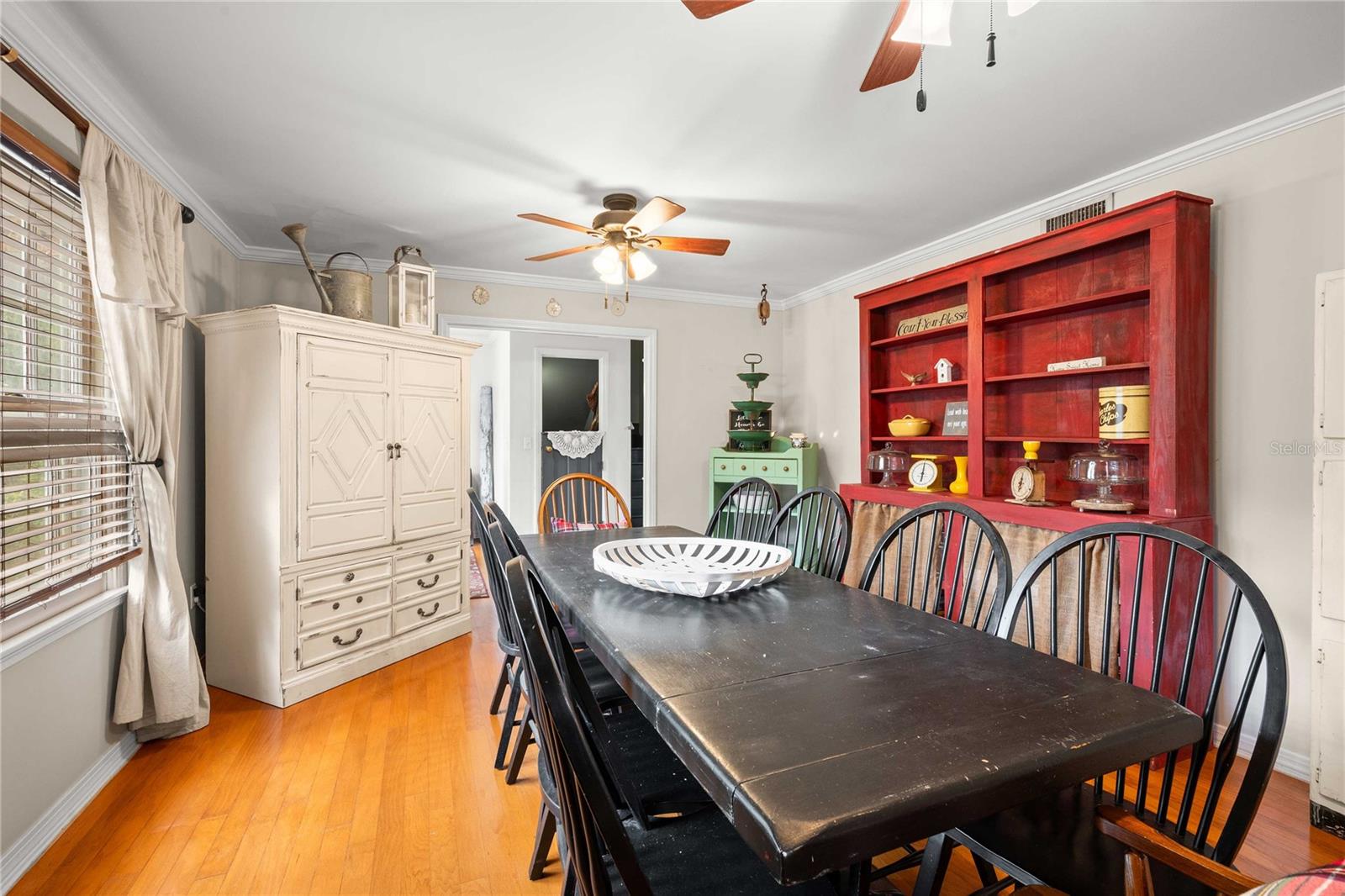 Image 20 of 56 For 36733 Virginia Avenue