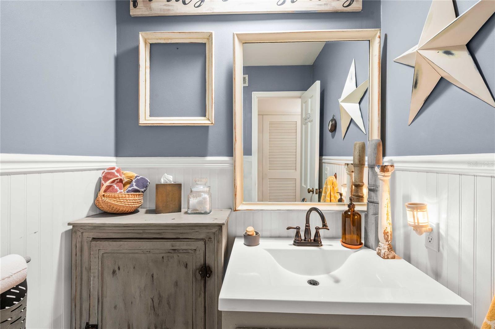 Image 27 of 56 For 36733 Virginia Avenue