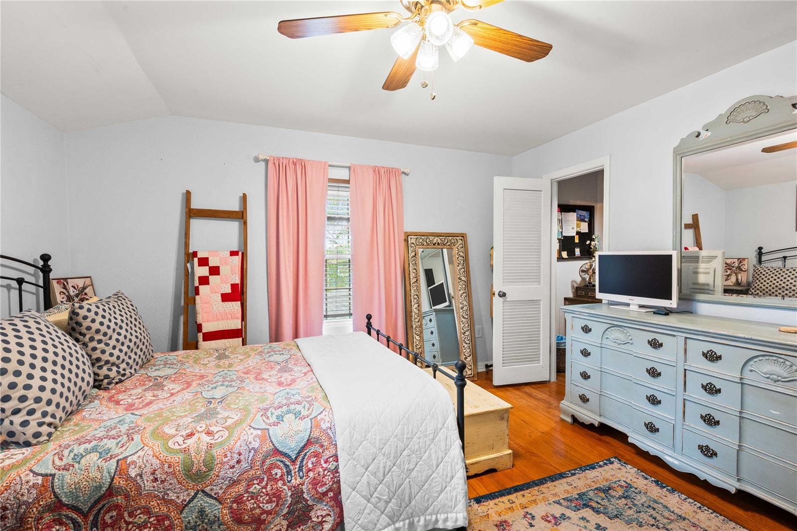 Image 31 of 56 For 36733 Virginia Avenue