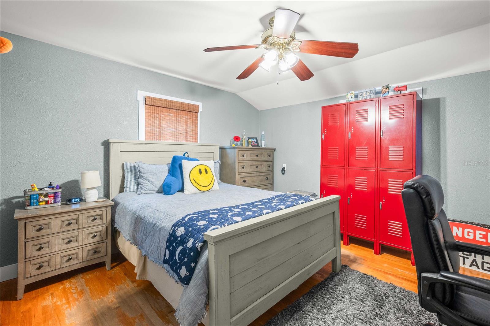 Image 33 of 56 For 36733 Virginia Avenue