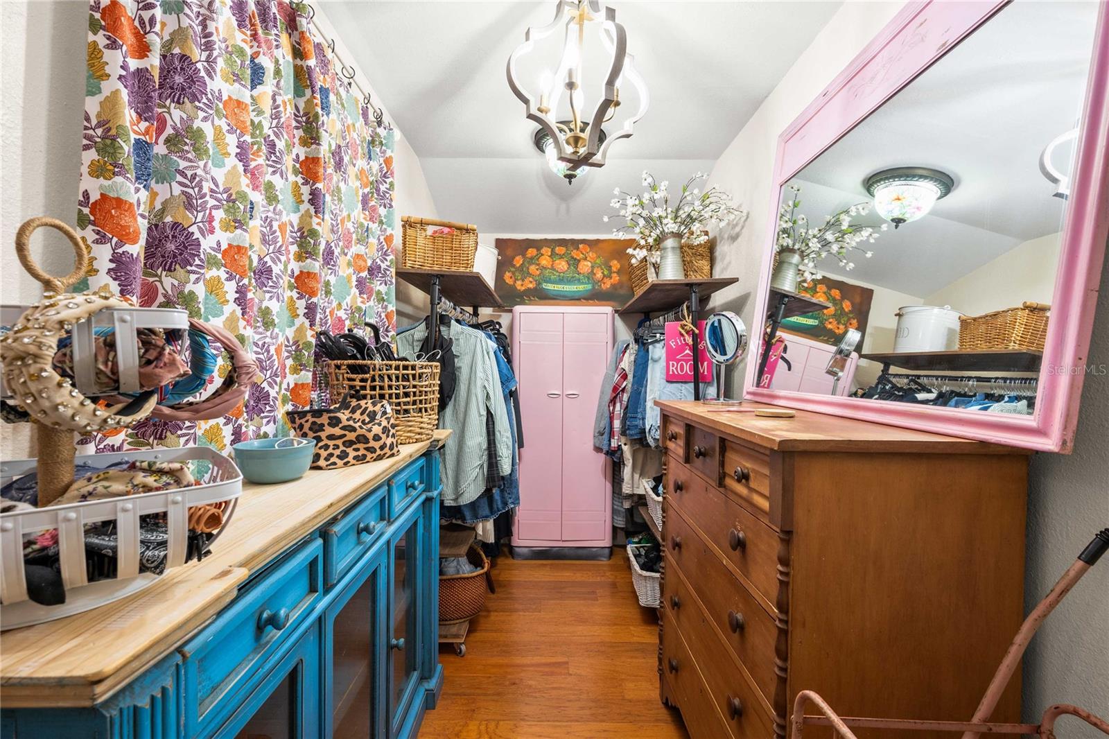 Image 37 of 56 For 36733 Virginia Avenue