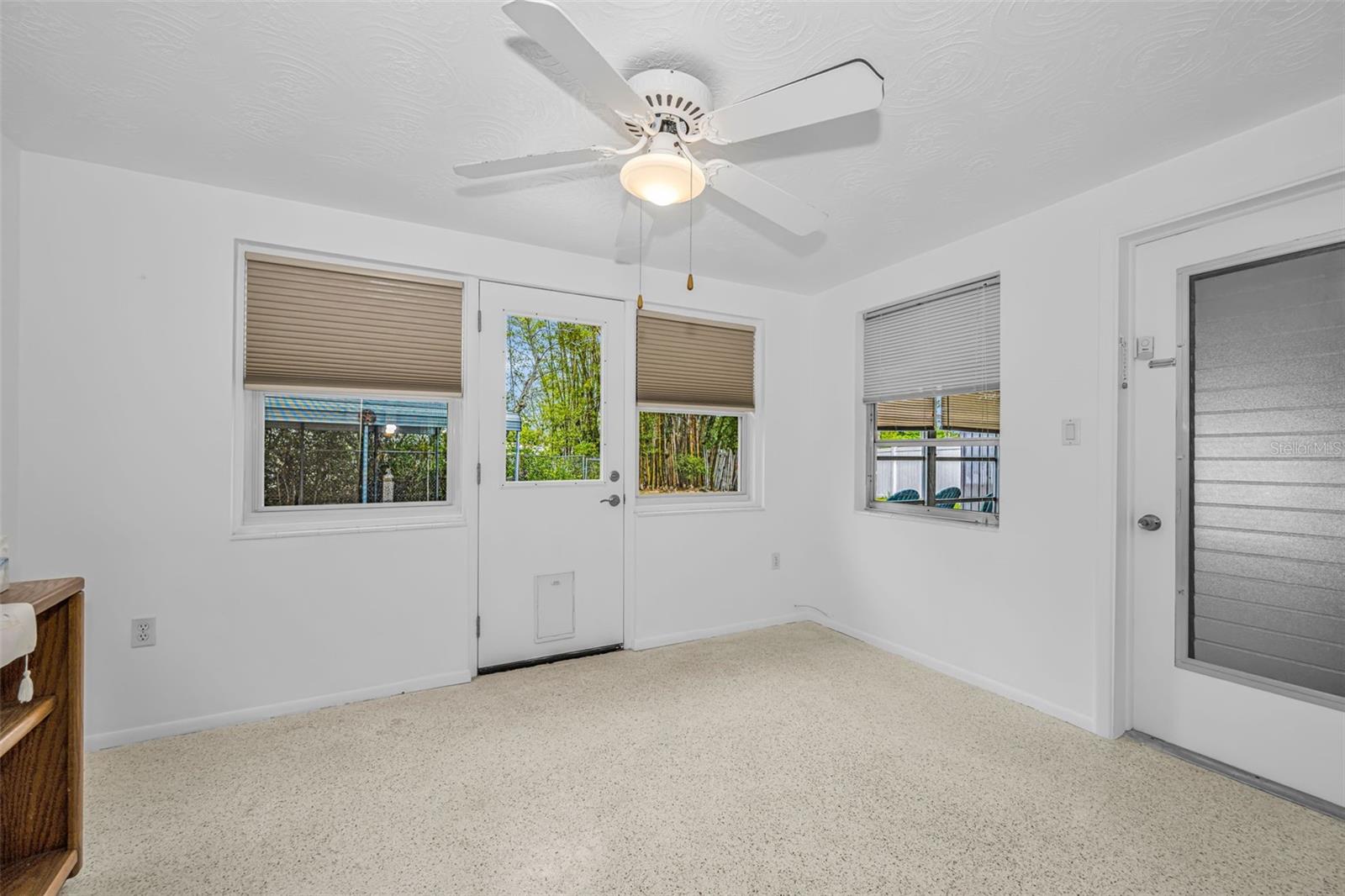 Image 19 of 45 For 4843 Calais Drive