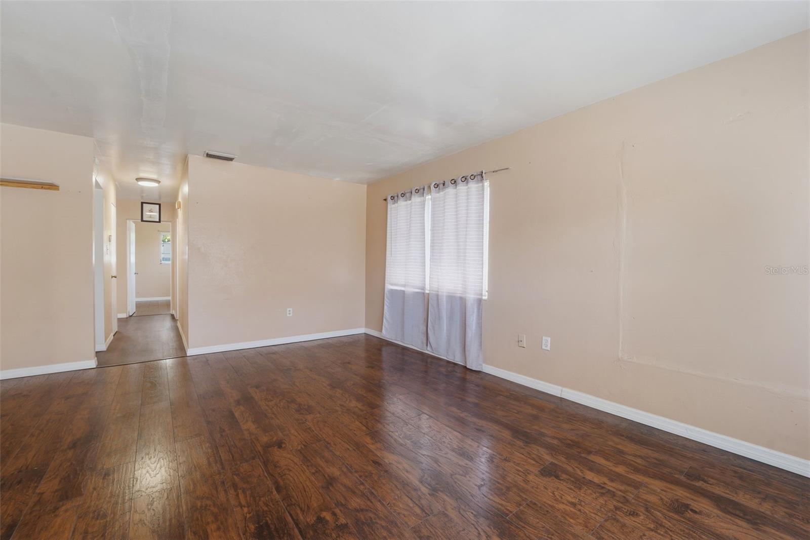 Listing photo id 8 for 3235 Emerson Avenue S