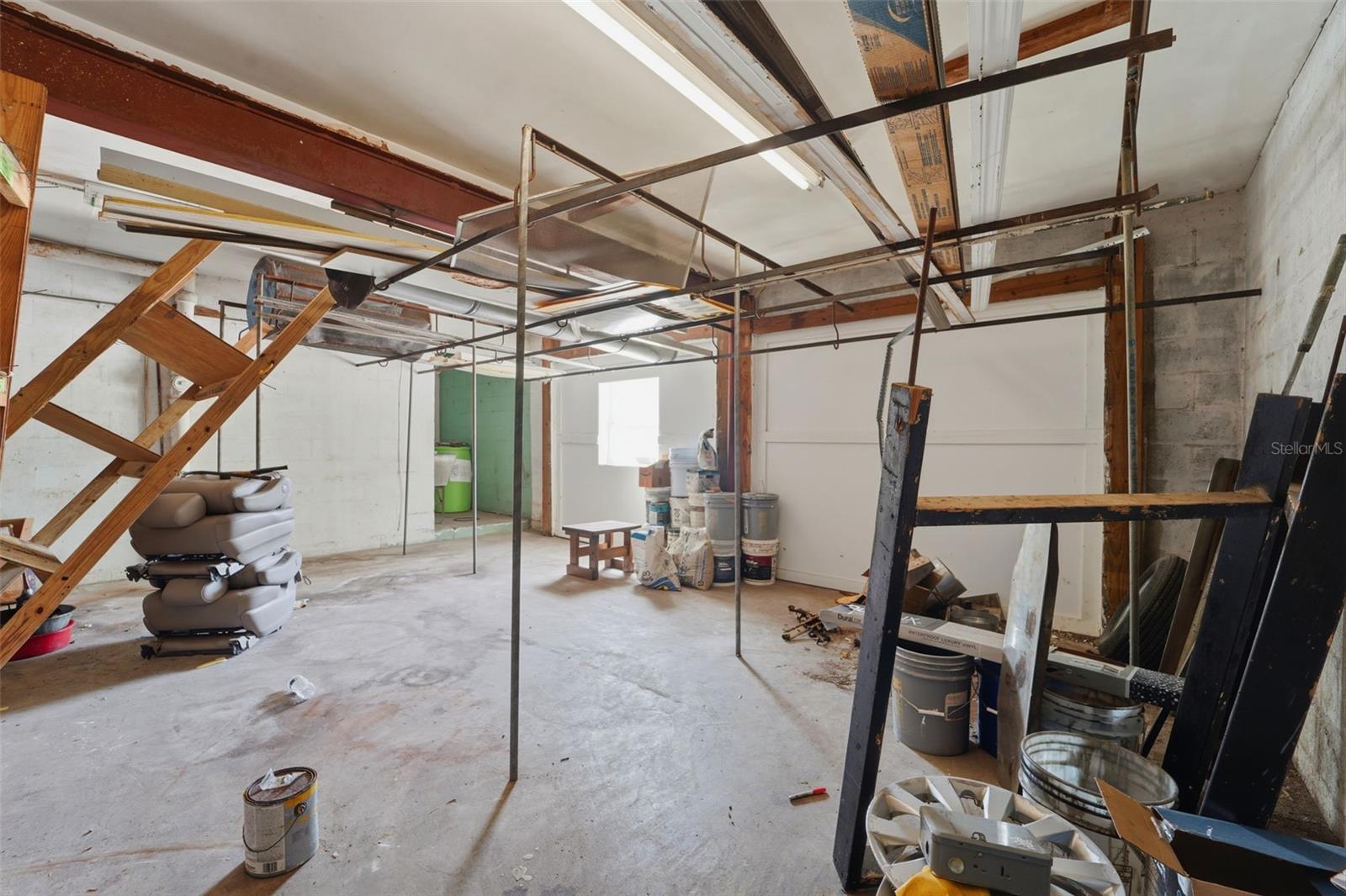 Listing photo id 19 for 3235 Emerson Avenue S