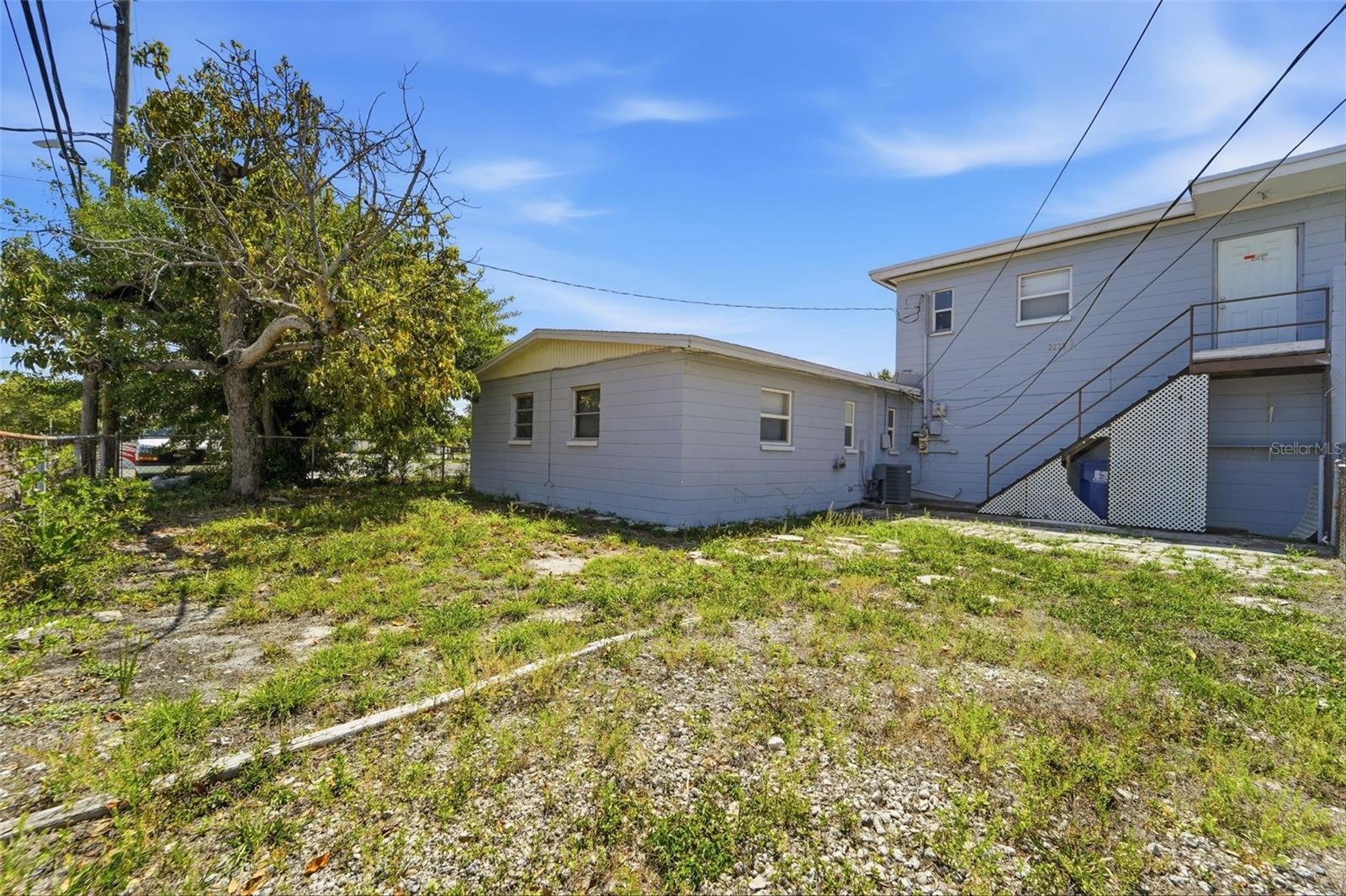 Listing photo id 2 for 3235 Emerson Avenue S