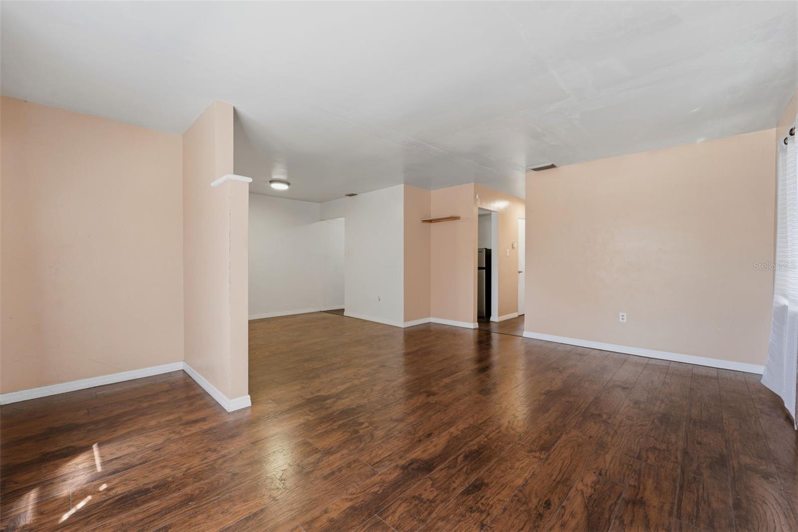 Listing photo id 7 for 3235 Emerson Avenue S