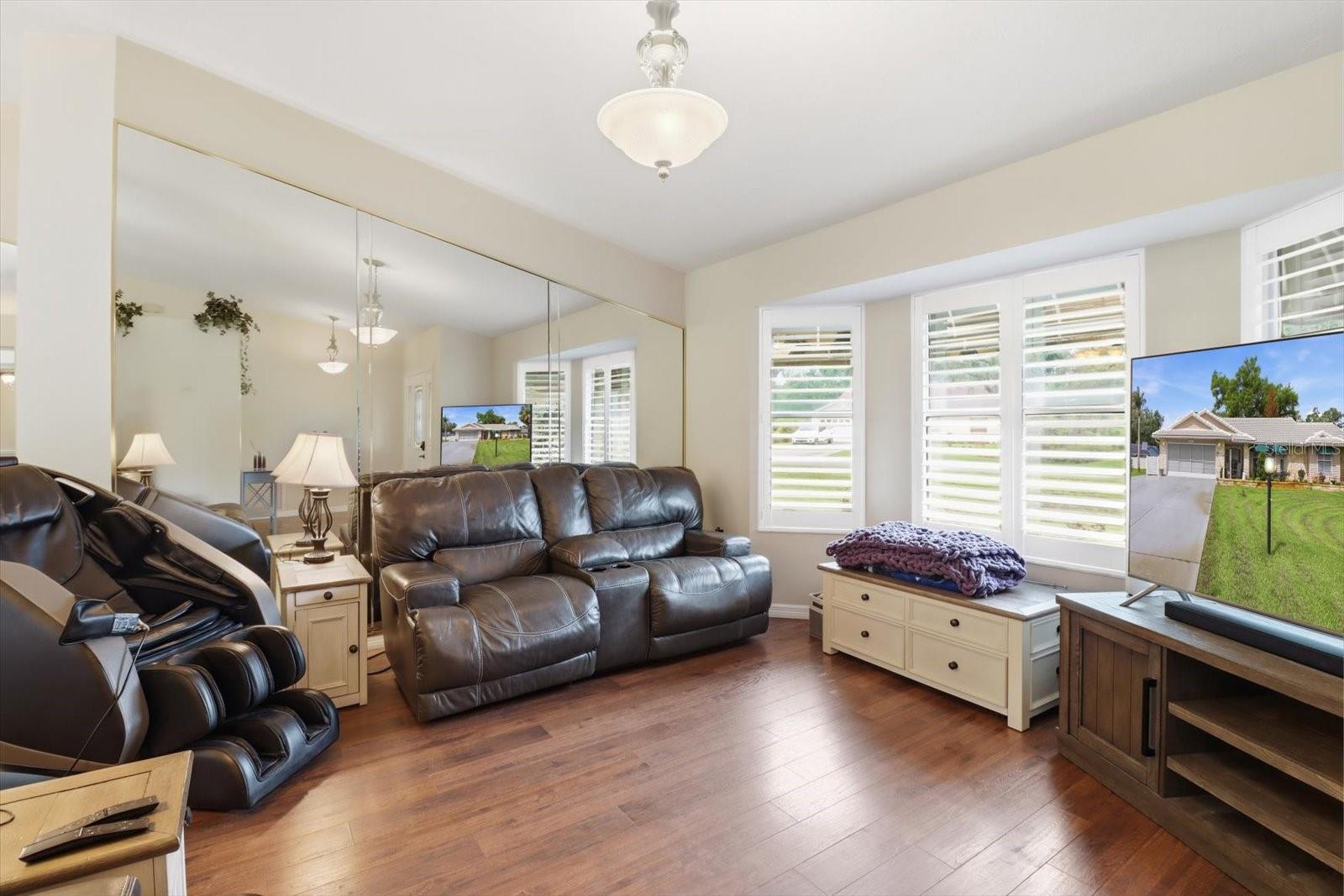 Image 12 of 48 For 35103 Riverside Court