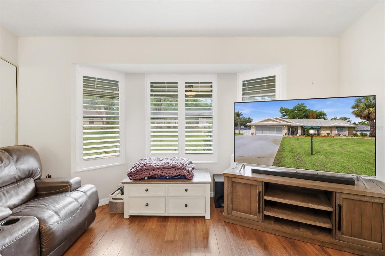 Image 13 of 48 For 35103 Riverside Court