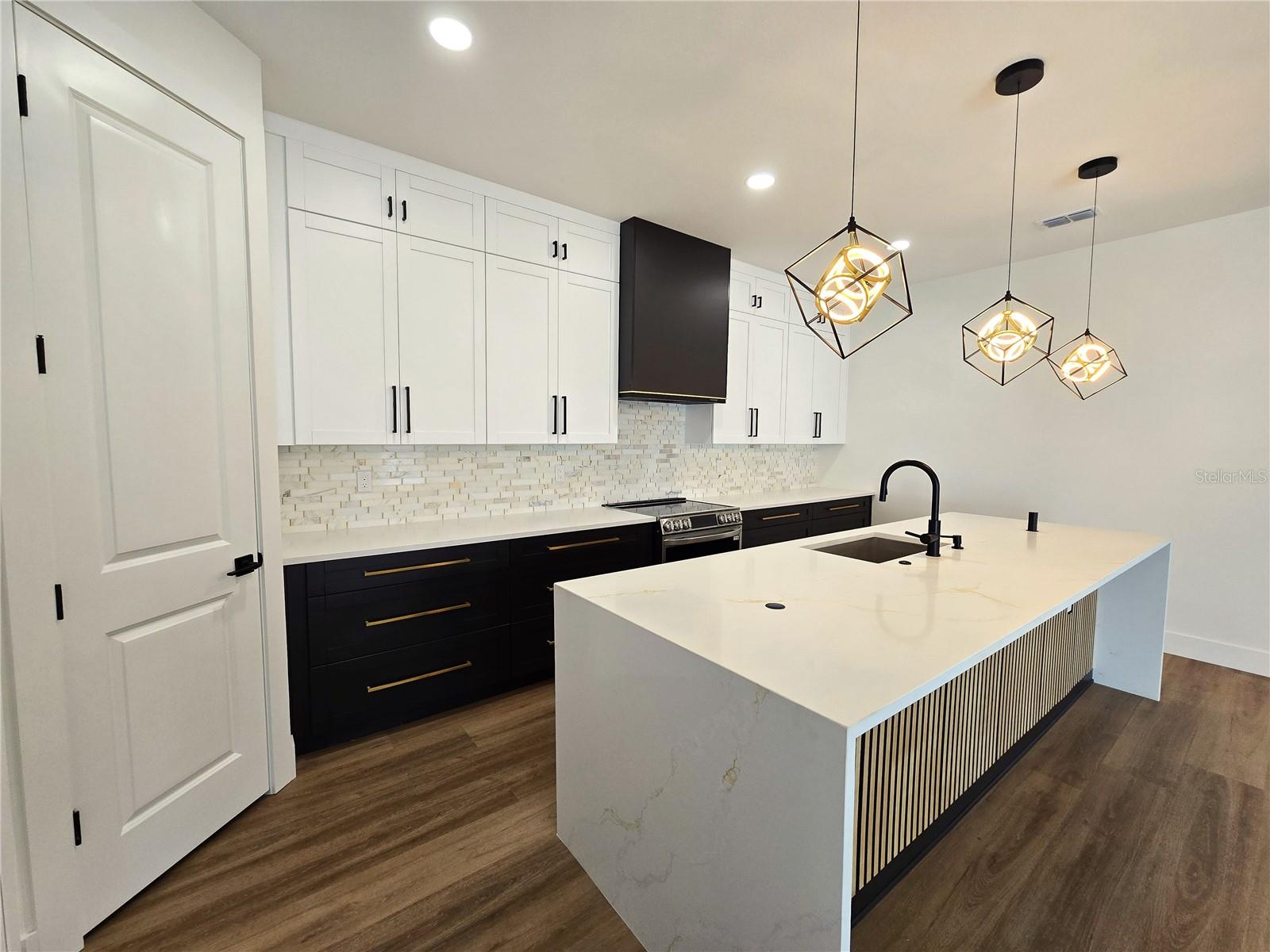 Image 25 of 38 For 4468 57th Avenue N