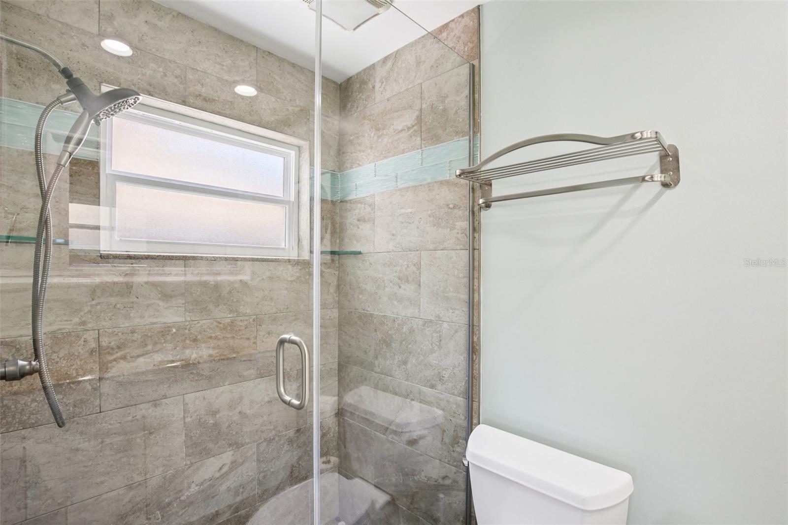 Image 19 of 39 For 2131 Viola Drive