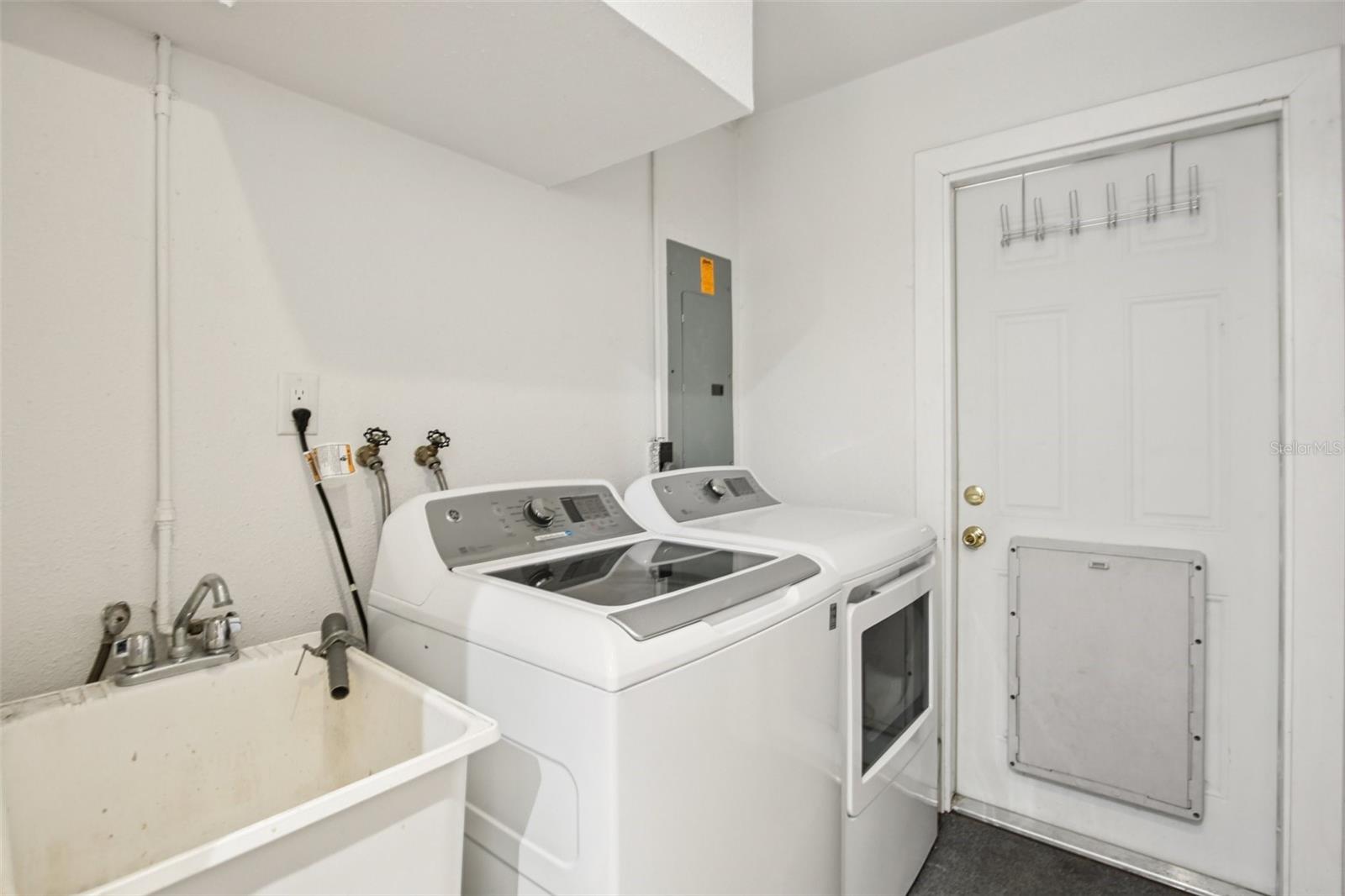 Image 27 of 39 For 2131 Viola Drive