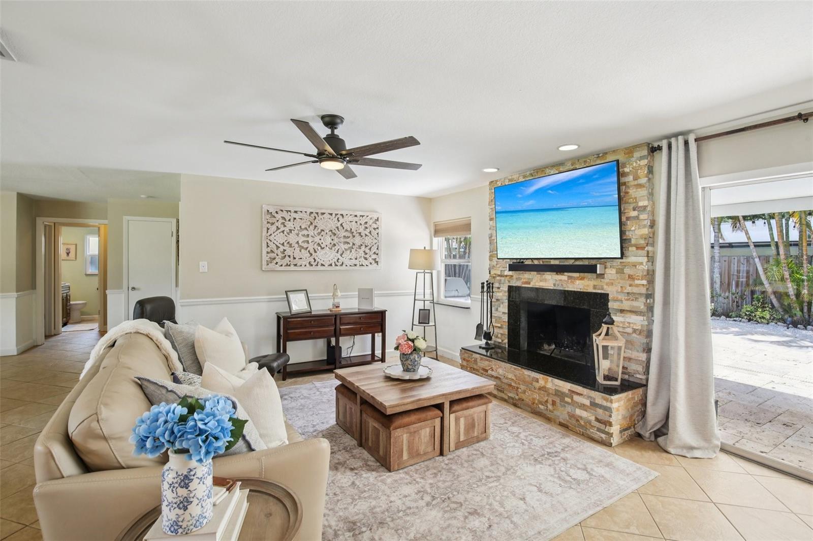 Image 6 of 39 For 2131 Viola Drive