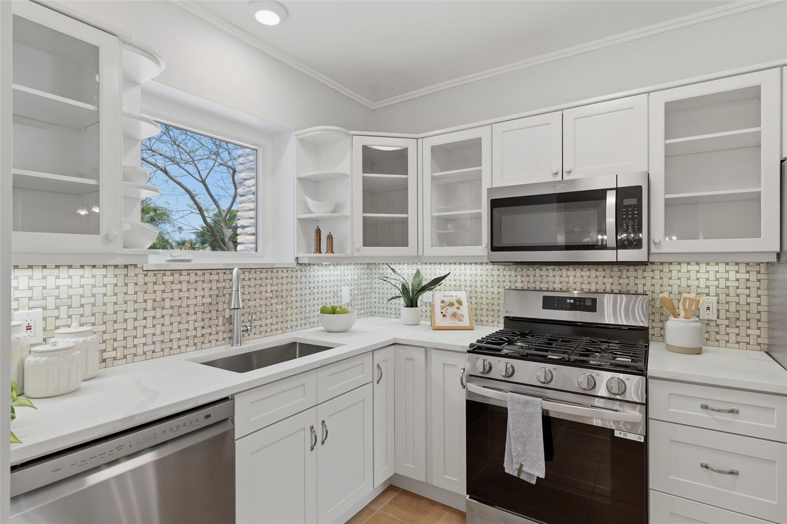 Image 19 of 51 For 1797 Santa Barbara Drive