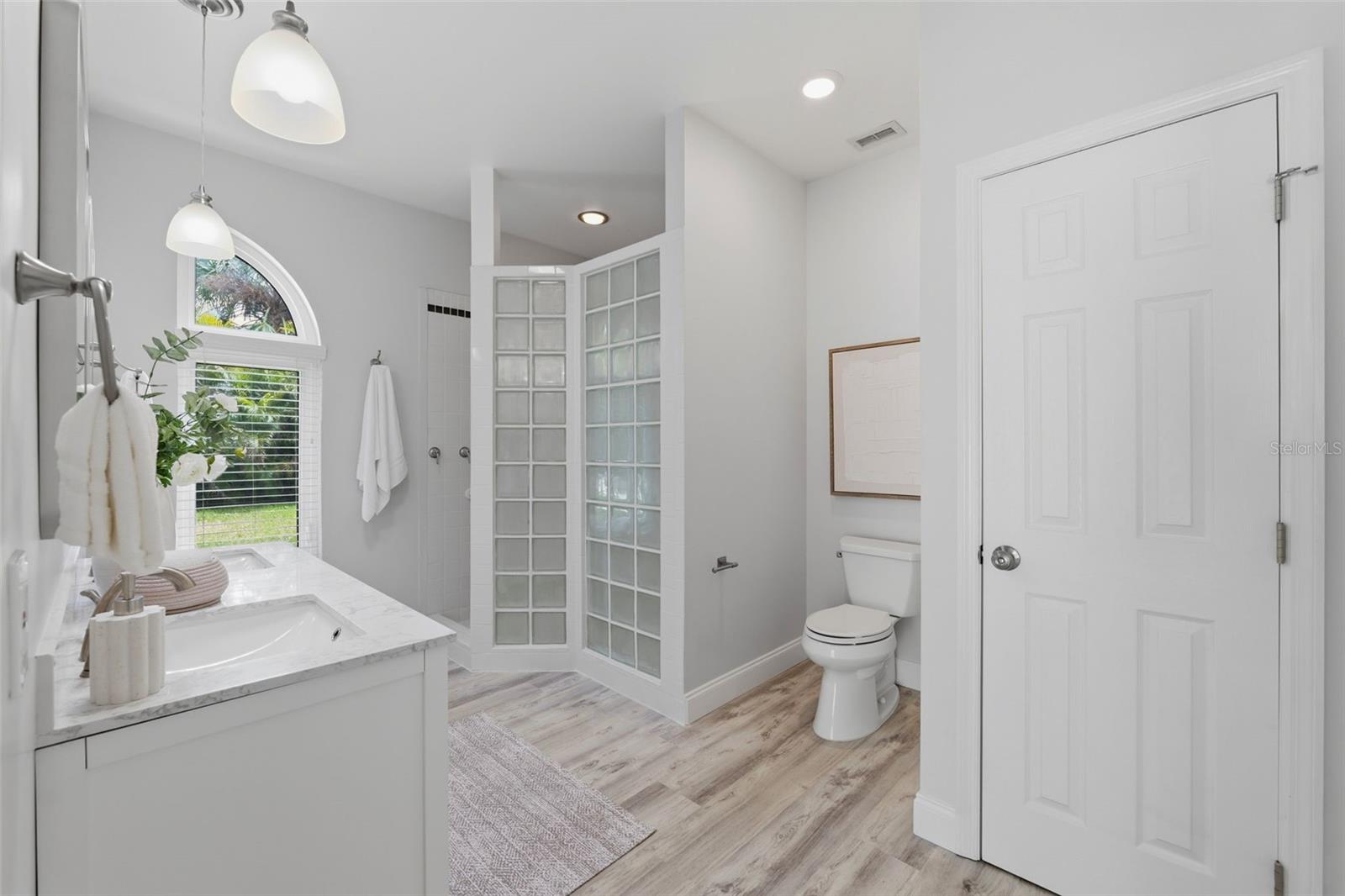 Image 28 of 51 For 1797 Santa Barbara Drive