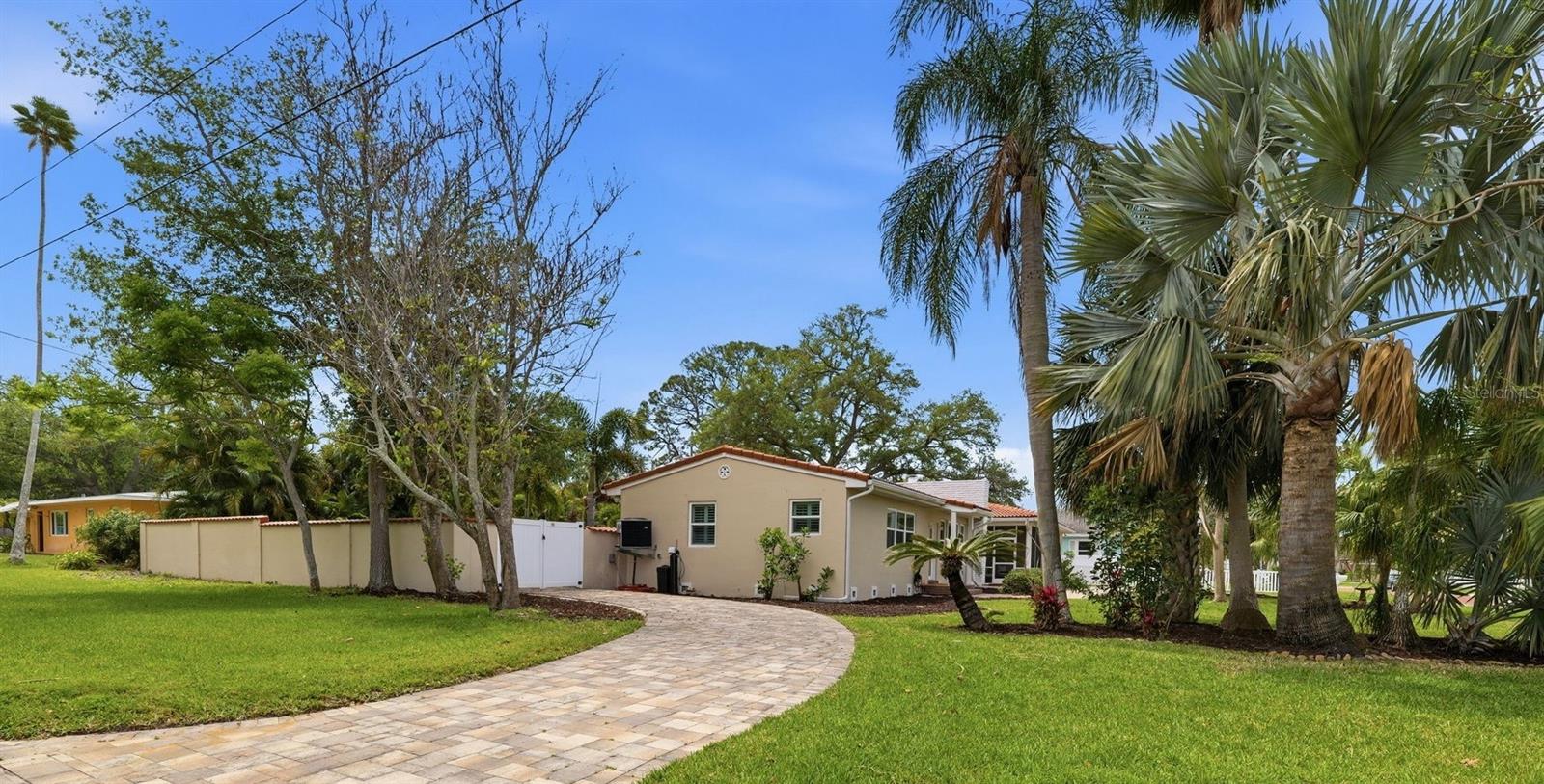 Image 6 of 51 For 1797 Santa Barbara Drive