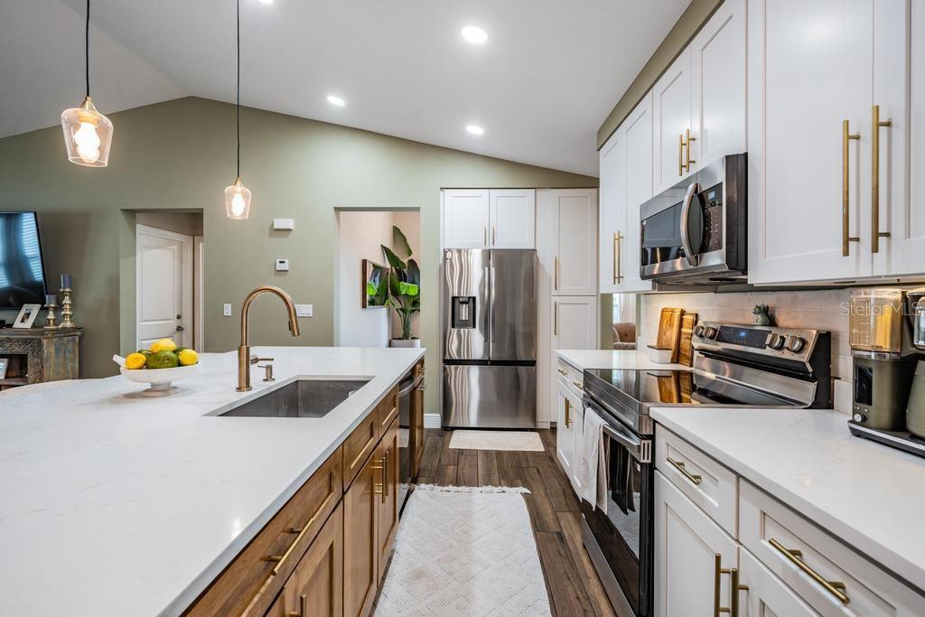 Image 14 of 48 For 106 1st Avenue Ne