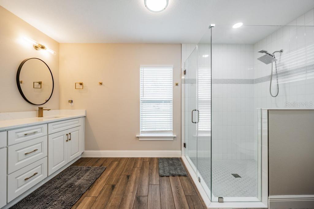 Image 27 of 48 For 106 1st Avenue Ne