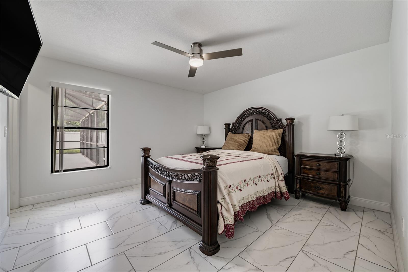 Listing photo id 18 for 9407 Pebble Glen Avenue