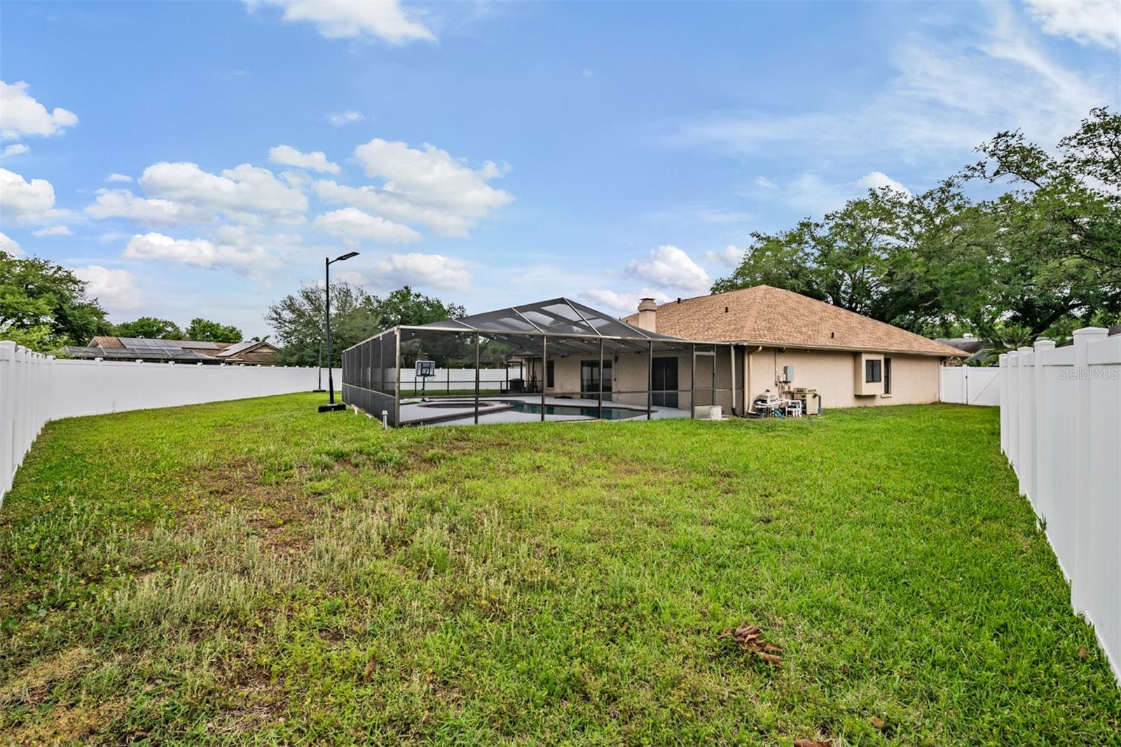 Listing photo id 26 for 9407 Pebble Glen Avenue