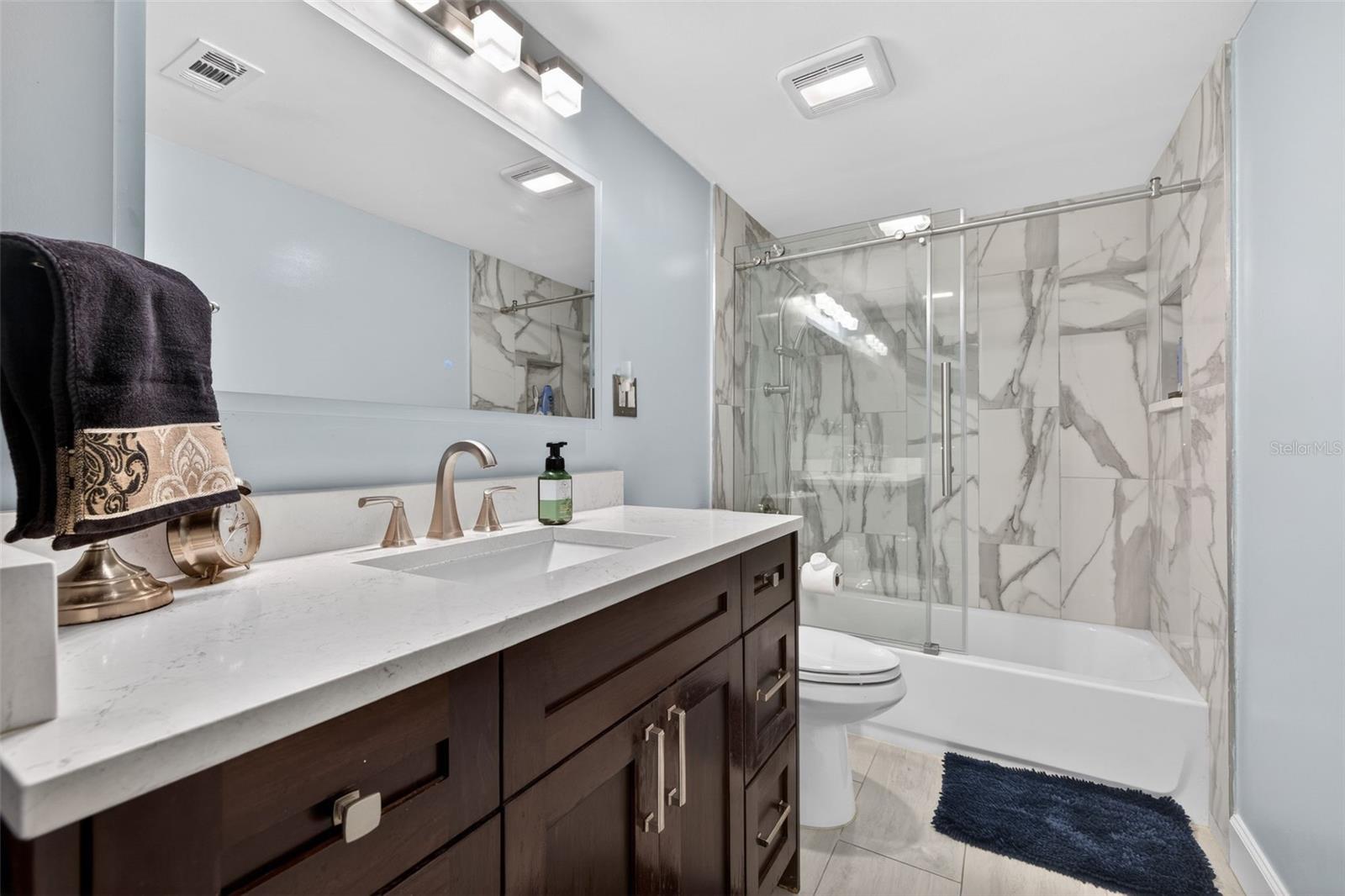 Image 18 of 50 For 6537 Cape Hatteras Way Ne 1