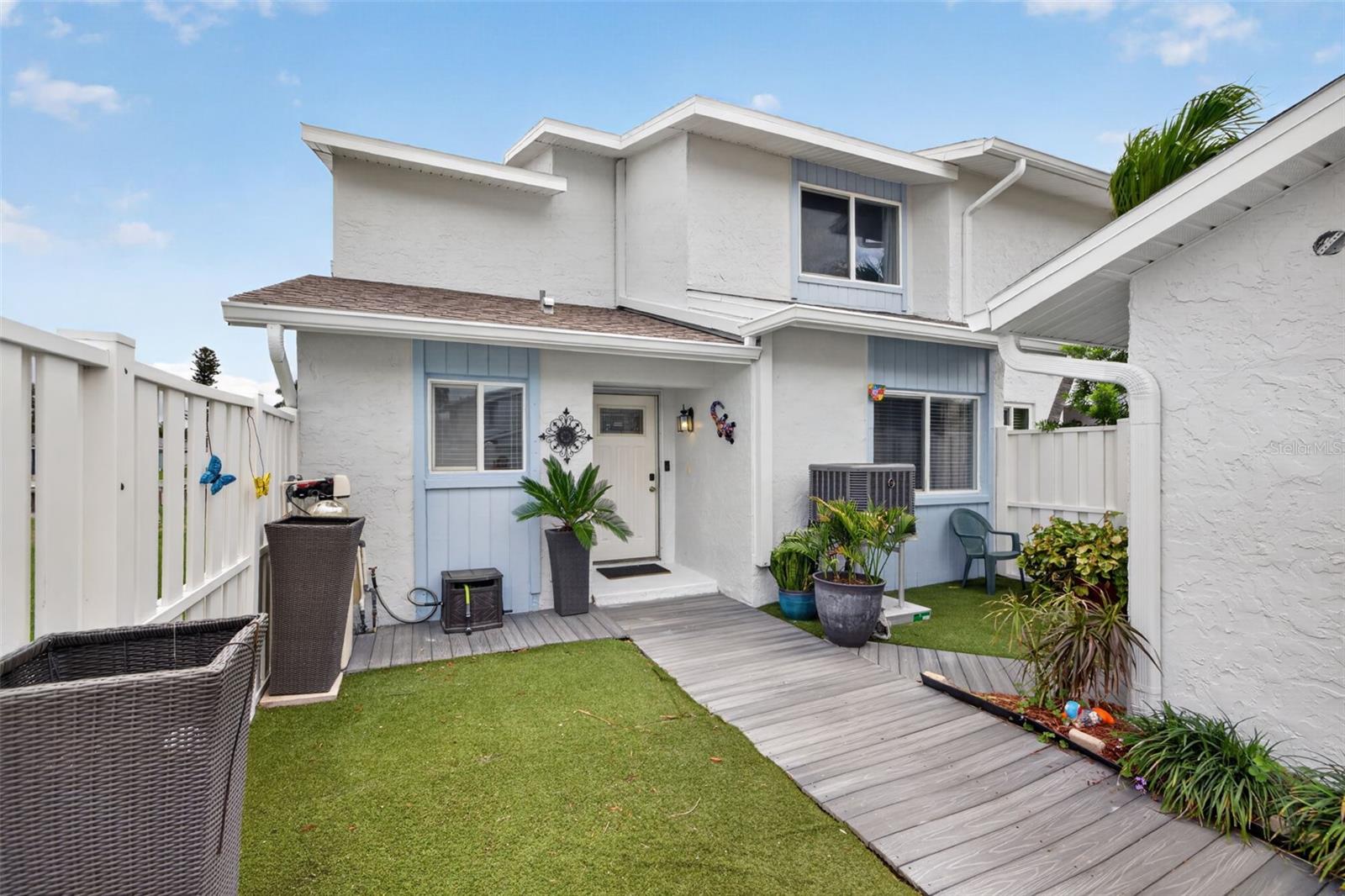 Image 3 of 50 For 6537 Cape Hatteras Way Ne 1