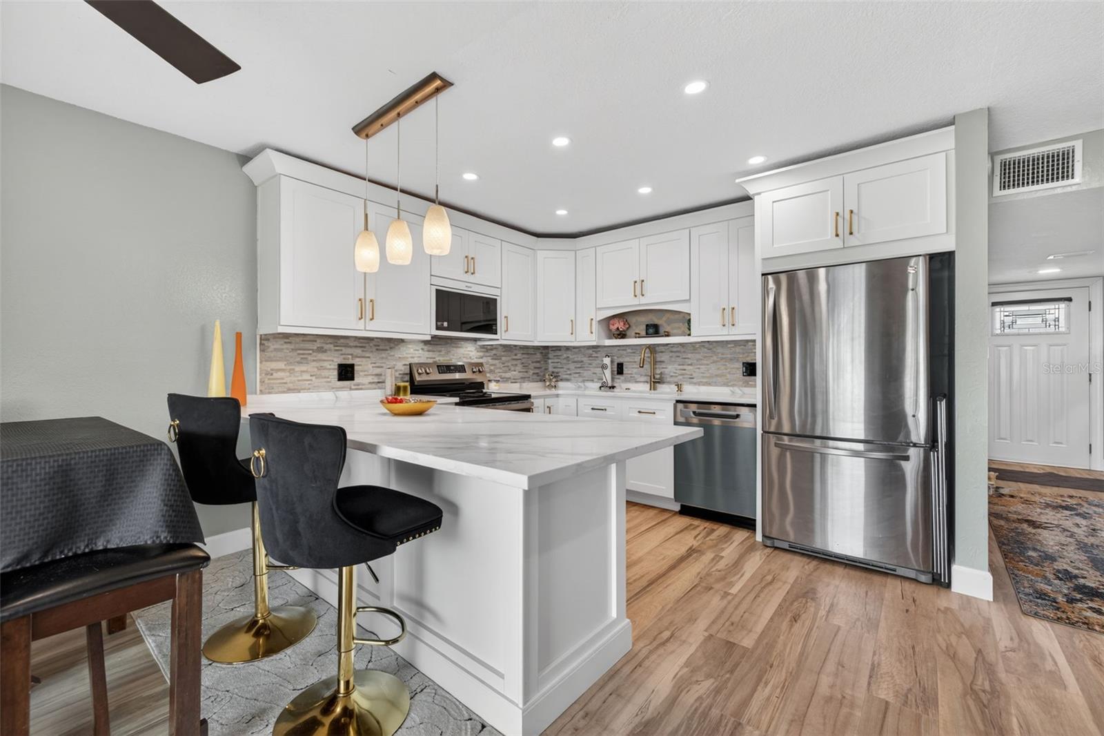 Image 6 of 50 For 6537 Cape Hatteras Way Ne 1