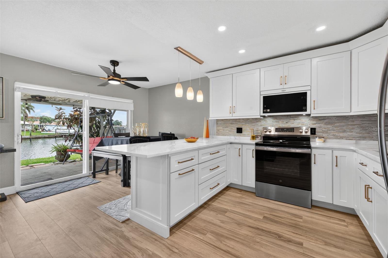 Image 9 of 50 For 6537 Cape Hatteras Way Ne 1