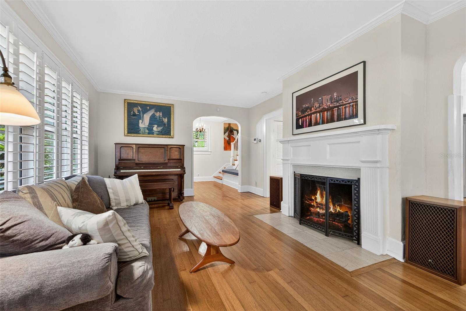 Listing photo id 1 for 2318 Woodlawn Circle E