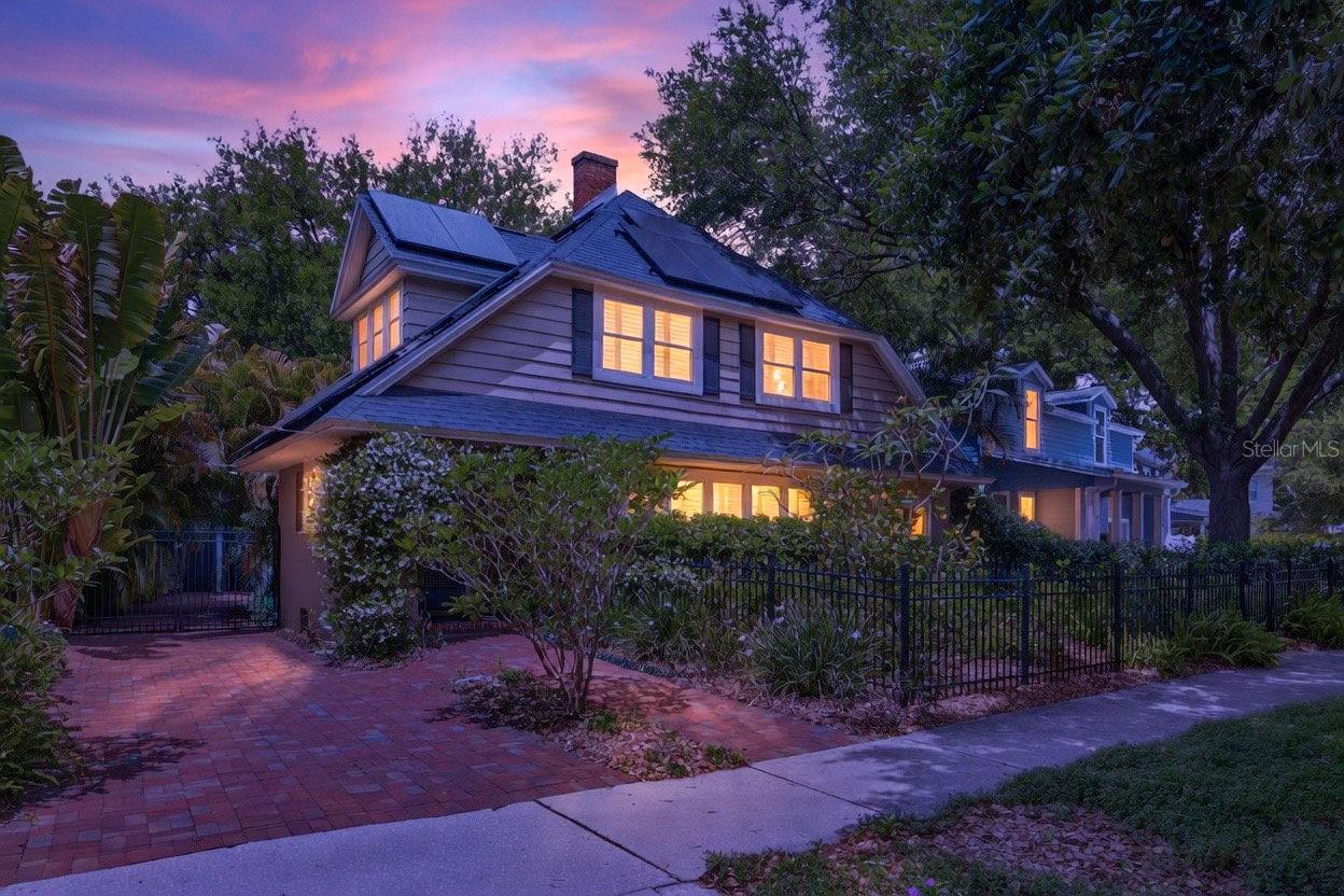 Listing photo id 47 for 2318 Woodlawn Circle E