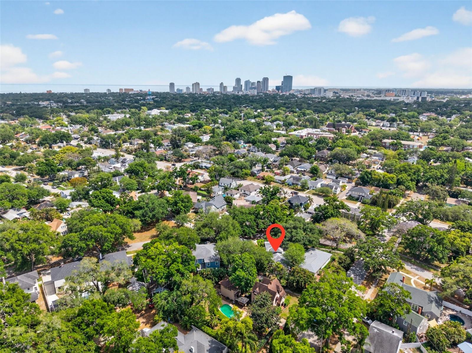 Listing photo id 56 for 2318 Woodlawn Circle E