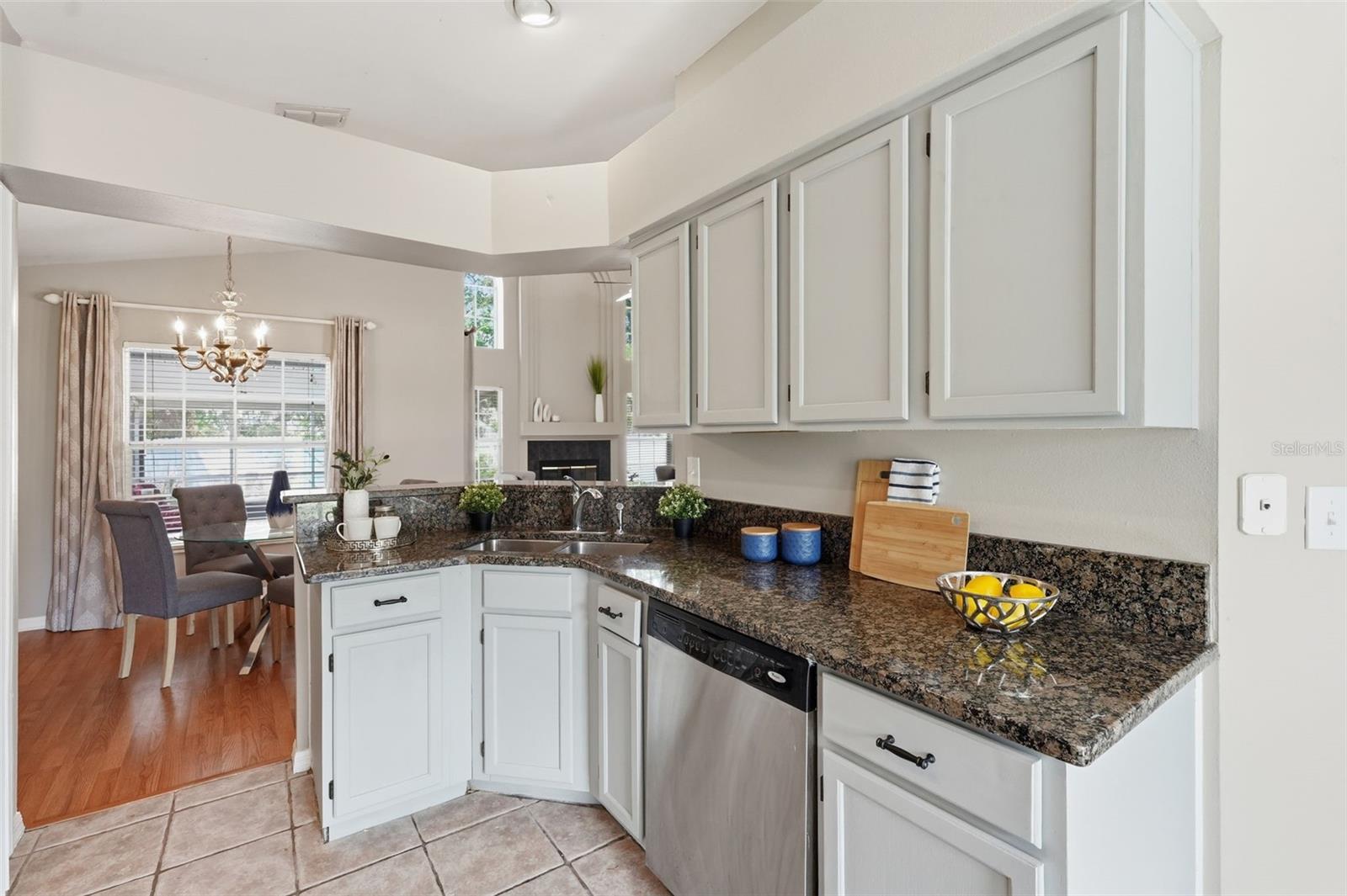 Image 22 of 47 For 499 Wexdon Court