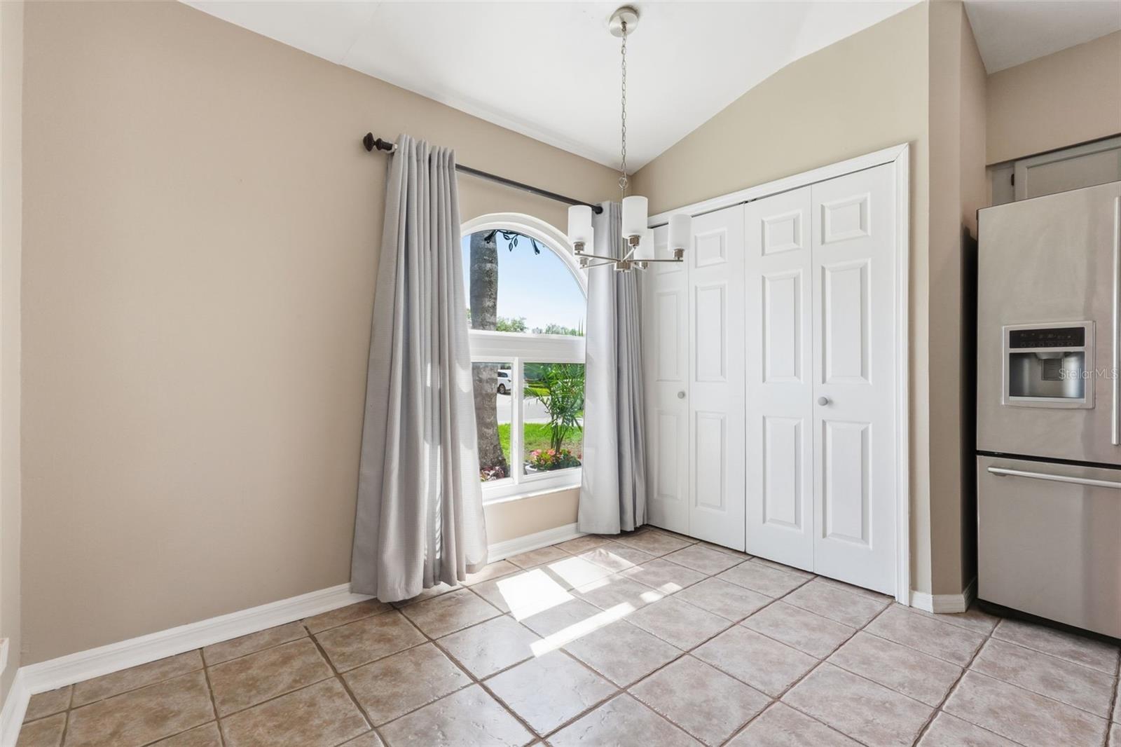 Image 28 of 47 For 499 Wexdon Court