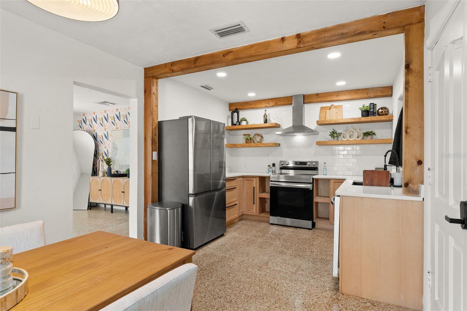 Image 8 of 27 For 314 Alva Street