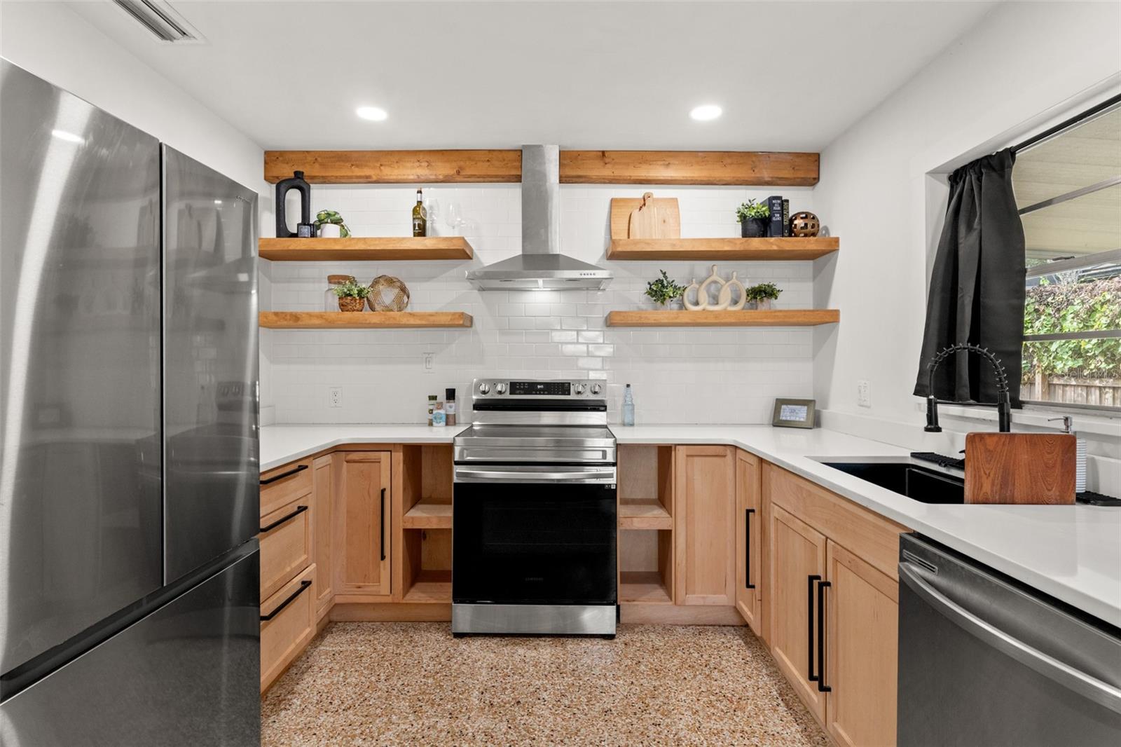 Image 9 of 27 For 314 Alva Street