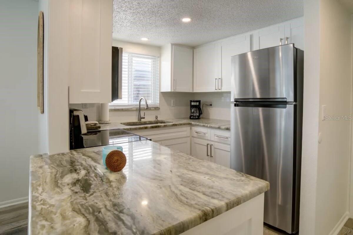 Image 10 of 11 For 2110 Gulf Boulevard 11