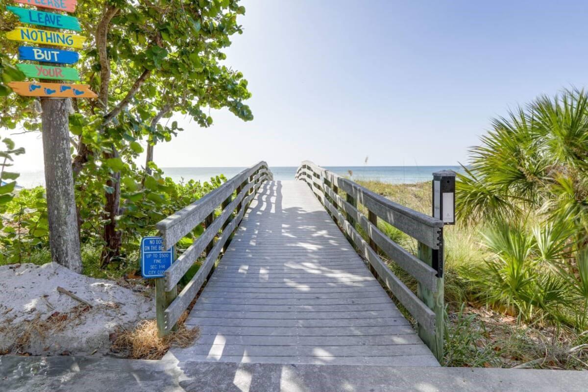 Image 4 of 11 For 2110 Gulf Boulevard 11