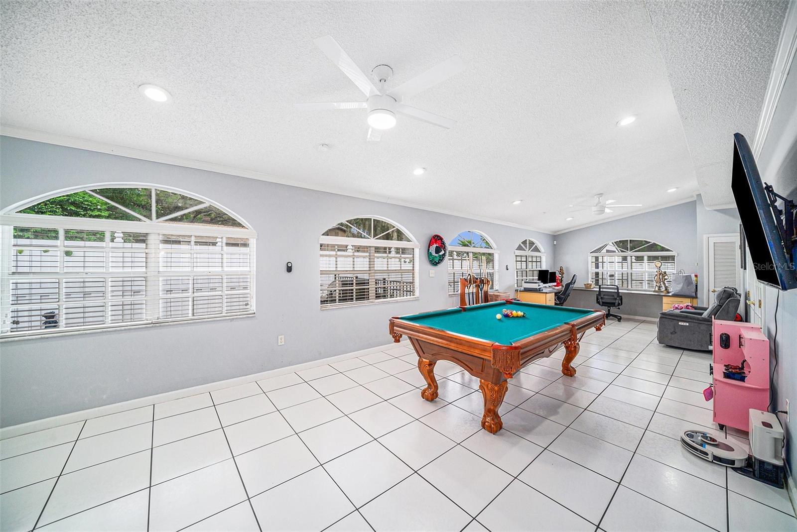 Listing photo id 17 for 8502 May Street