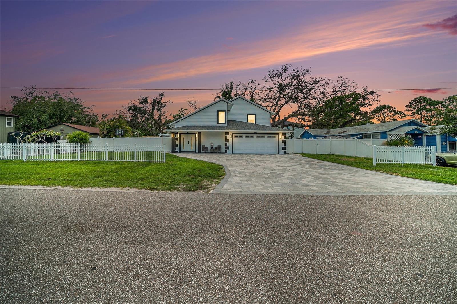 Listing photo id 0 for 8502 May Street