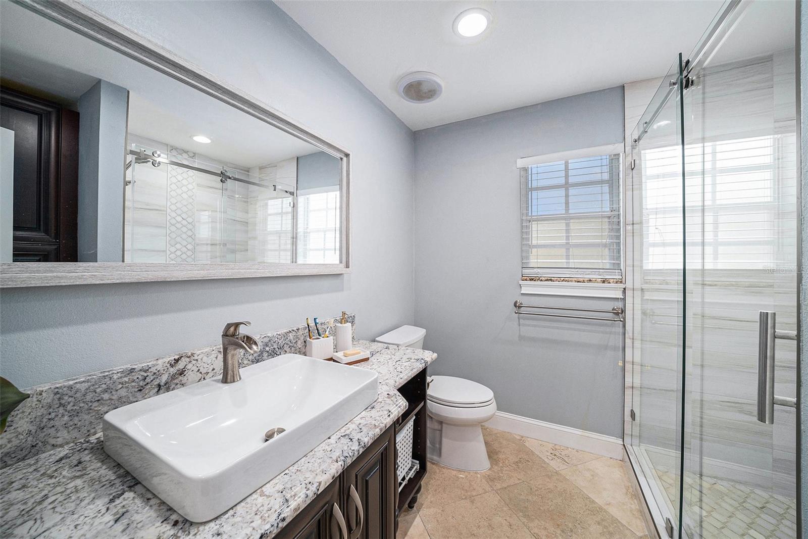 Listing photo id 26 for 8502 May Street