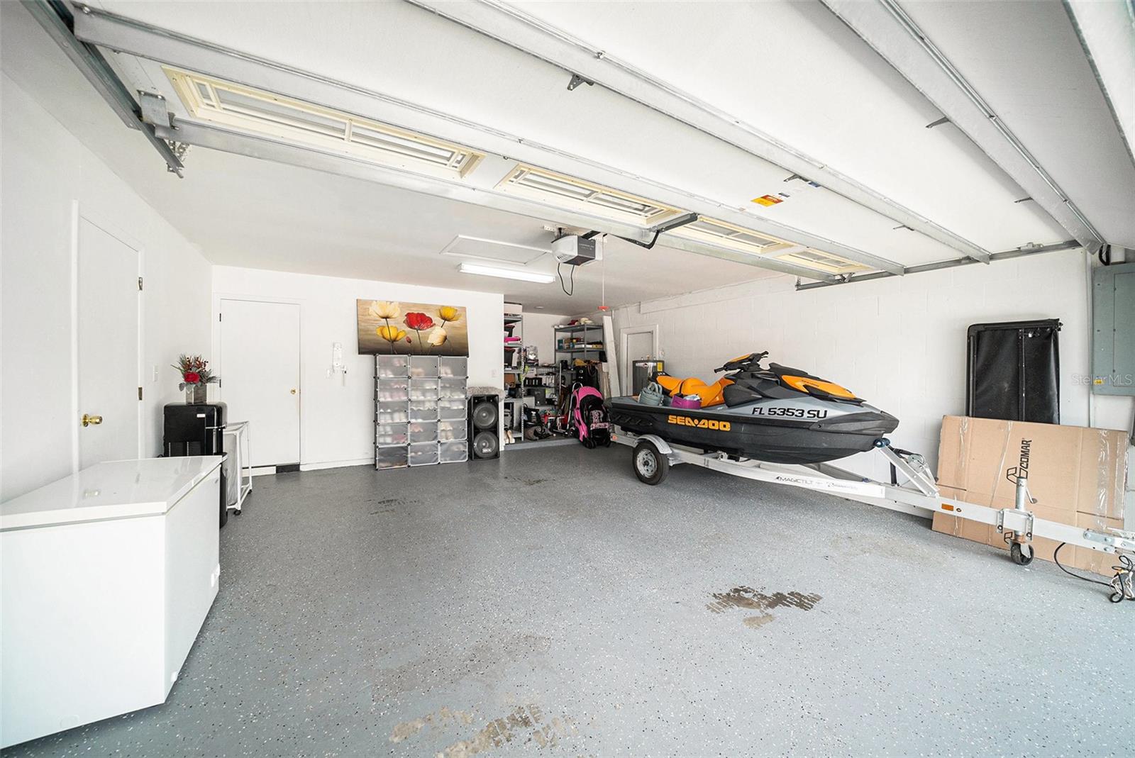 Listing photo id 28 for 8502 May Street