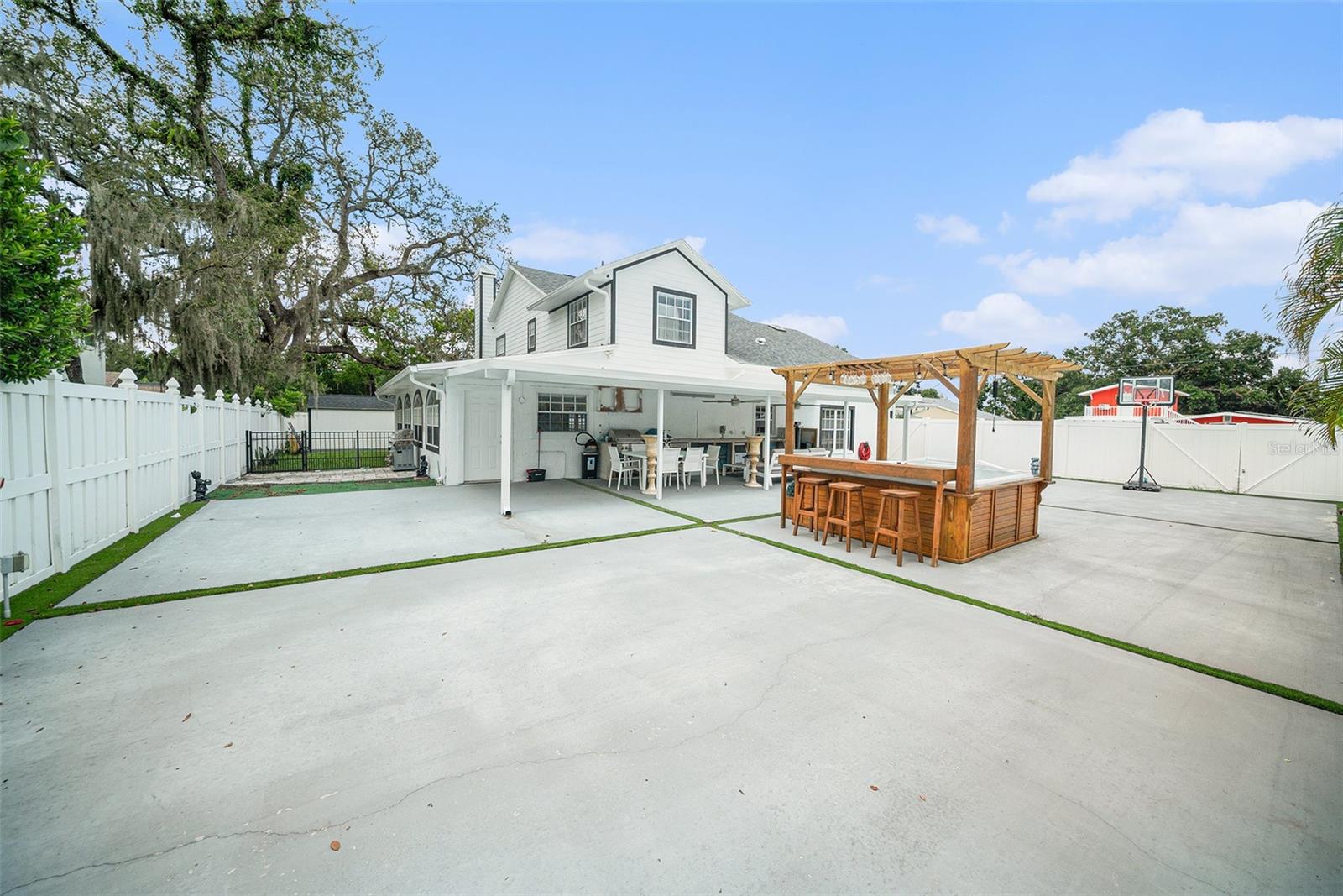 Listing photo id 29 for 8502 May Street