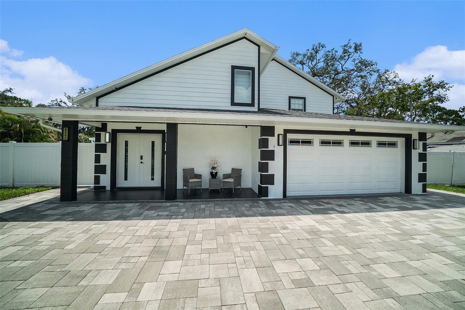 Listing photo id 4 for 8502 May Street