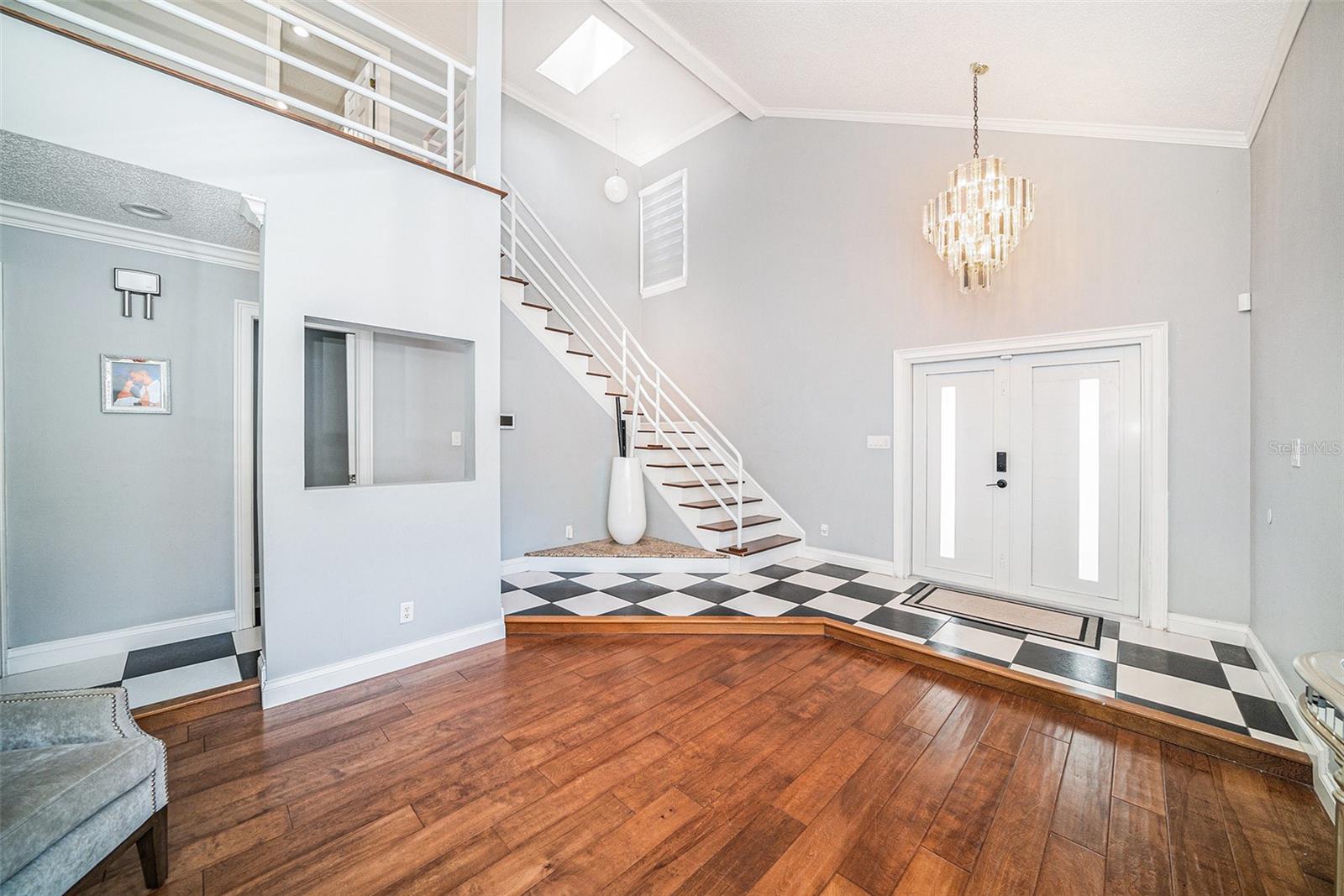 Listing photo id 6 for 8502 May Street