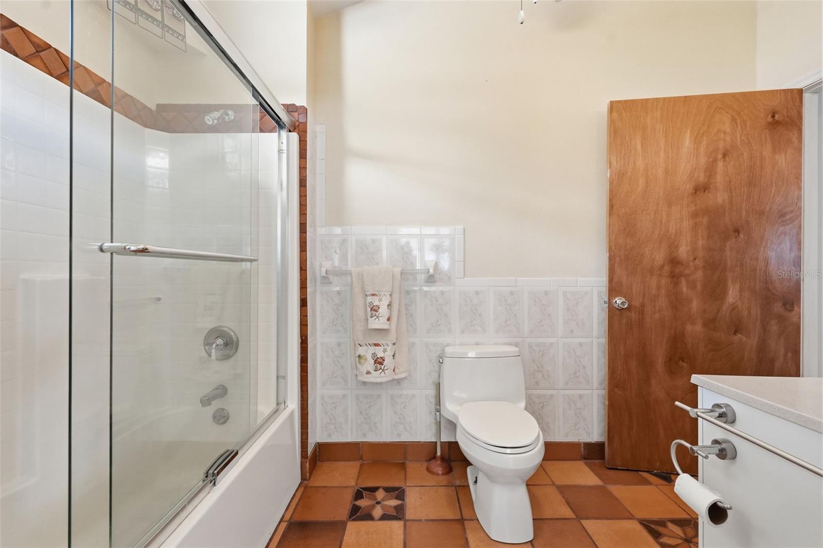 Image 10 of 51 For 585 Sellars Drive